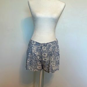 Sage the Label Summer Shorts white and blue floral pattern size large